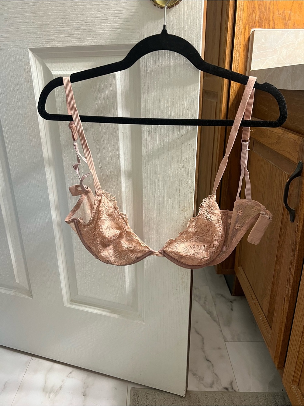 Victoria's Secret Lace Plunge Bra in Light Blush